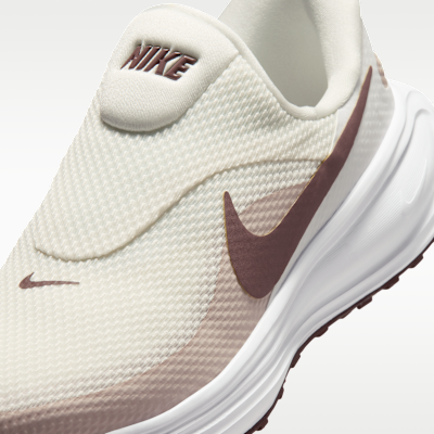 Nike Revolution 8 EasyOn Kadın Yol Koşu Ayakkabısı görsel 7