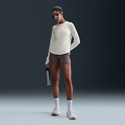 Nike Swift Dri-FIT UV Uzun Kollu Crew Yakalı Kadın Koşu Üstü görsel 4