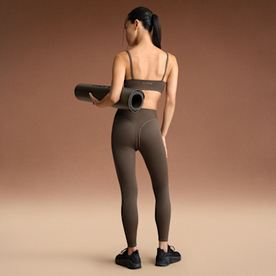 Leggings NikeSKIMS Matte med hög midja och V-panel 66 cm för kvinnor