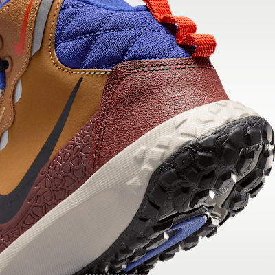 Nike Terrascout Big Kids' Boots with Reflective Accents