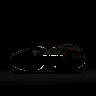 Nike Zoom Vomero 5 女鞋 (具反光裝飾)