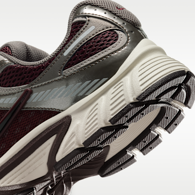 Nike V5 RNR Yansıtıcı Tasarım Vurgulu Kadın Ayakkabısı görsel 8
