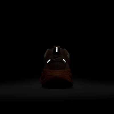 รองเท้าวิ่งโร้ดรันนิ่งผู้ชาย Nike Vomero 18