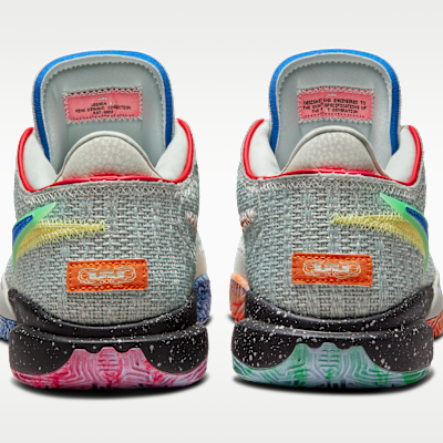 LeBron XX EP Basketball Shoes