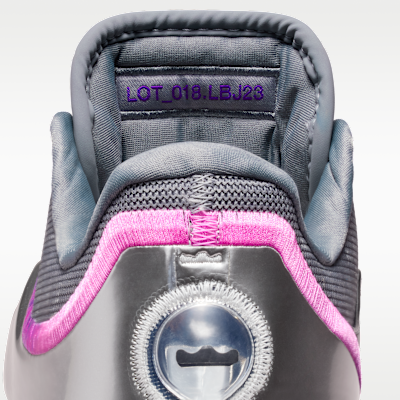 Chaussure de basket LeBron XXIII « Bubble Boy »