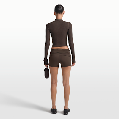 NikeSKIMS verkürzte Jacke mit durchgehendem Reißverschluss und nahtlosem Rippmaterial (Damen)