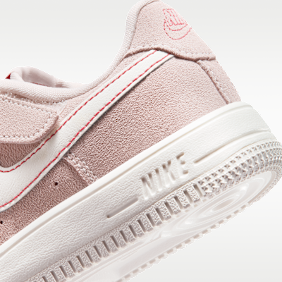 Nike Force 1 Low LV8 EasyOn Schuh (jüngere Kinder)