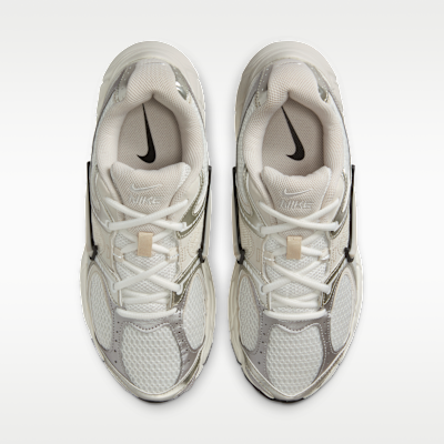 Nike V5 RNR Women's Shoes with Reflective Accents