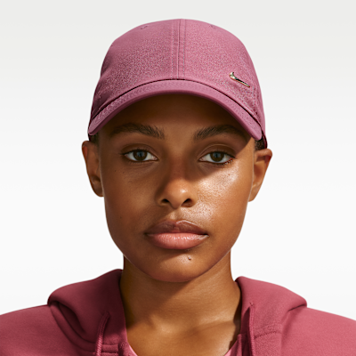 Nike Dri-FIT Club Yumuşak Metal Swoosh Şapka
