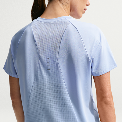 Nike Swift Dri-FIT Kısa Kollu Kadın Koşu Üstü görsel 2