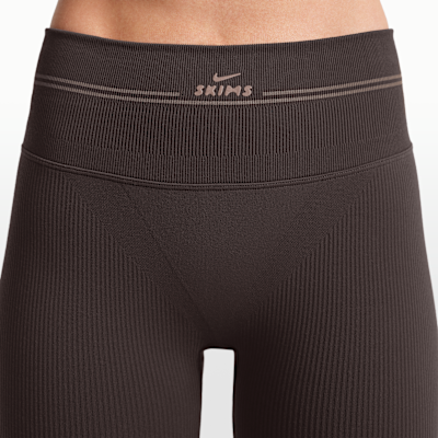 NikeSKIMS Ribbed Seamless Women's 12.5cm (approx.) Shorts