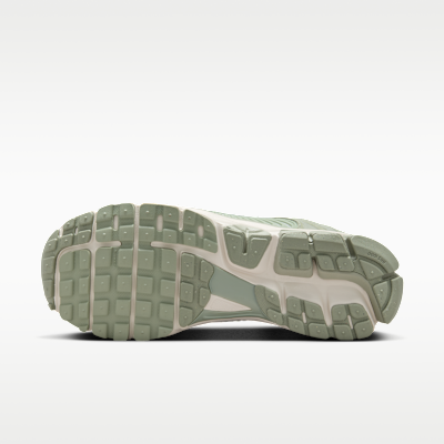 รองเท้าผู้ชาย Nike Zoom Vomero 5