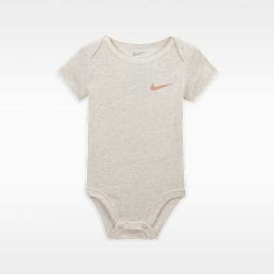 Conjunto de 3 piezas con pants para bebé (0-9 meses) Nike Baby Essentials
