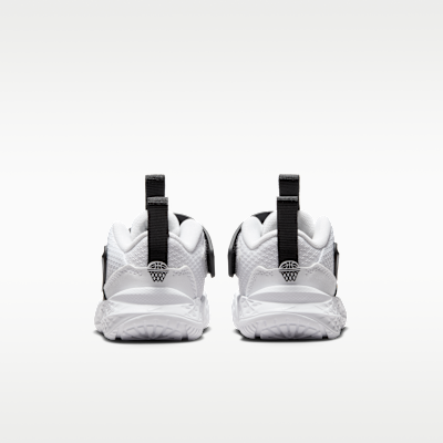 Tenis para bebé e infantil Nike Team Hustle D 12