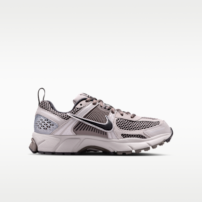 Nike Vomero 5 大童反光裝飾鞋款