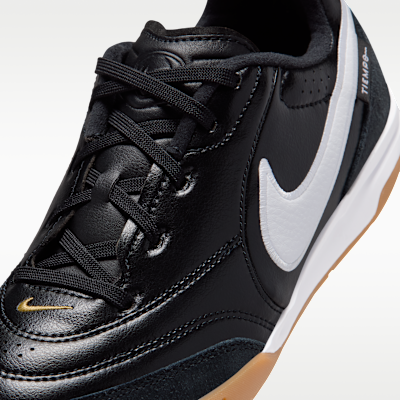 Nike Jr. Tiempo Streetgato Older Kids' Indoor/Court Low-Top Football Shoes