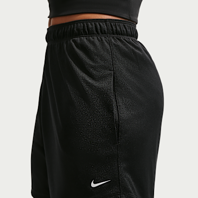 Nike Attack Dri-FIT Normal Belli 10 cm Kadın Şortu görsel 3