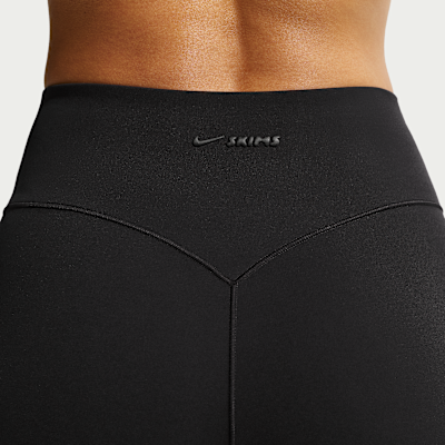NikeSKIMS Studio Stretch 13 cm Kadın Şortu görsel 6
