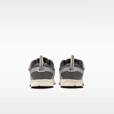 Tenis para bebé e infantil Nike Vomero 5