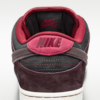 Nike SB Dunk Low Pro Skate Shoes