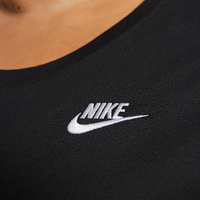 Nike Sportswear Club Essentials Kadın Tişörtü (Büyük Beden) görsel 4