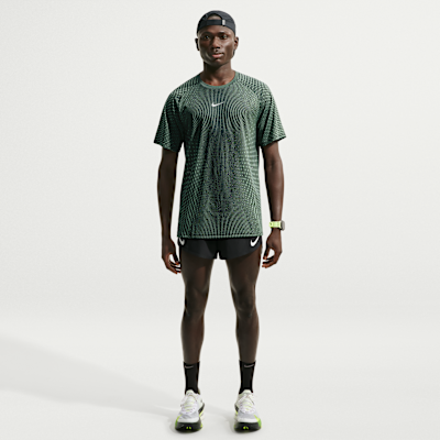 Nike Stride Aero-FIT Kısa Kollu Erkek Koşu Üstü görsel 4
