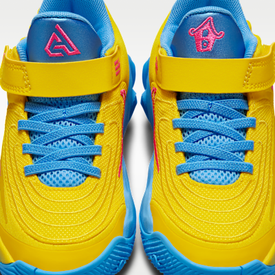 Giannis Immortality 4 'Candy Funhouse' Younger Kids' Shoes