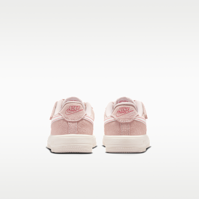 Nike Force 1 Low LV8 EasyOn Schuh (jüngere Kinder)