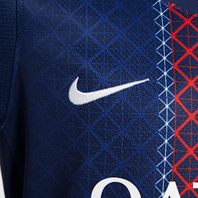 Paris Saint-Germain 2025/26 Stadium Home Younger Kids' Nike Football Replica 3-Piece Kit