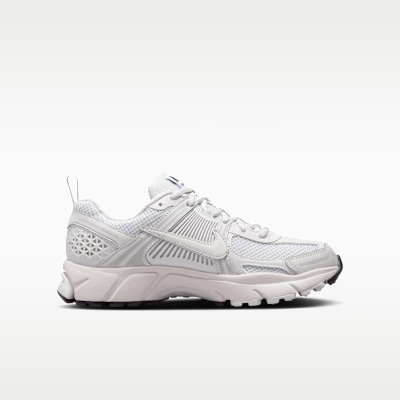 Nike Vomero 5 大童反光裝飾鞋款