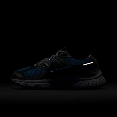 Nike V5 RNR Women's Shoes with Reflective Design Accents