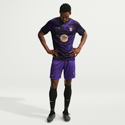 Nike FC Barcelona Deplasman Kobe Dri-FIT Futbol Maç Öncesi Erkek Futbol Üstü görsel 4