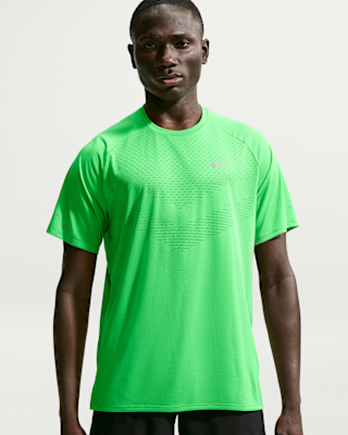 Мужские шорты Nike Stride Dri-FIT ADV Short-Sleeve Top для бега