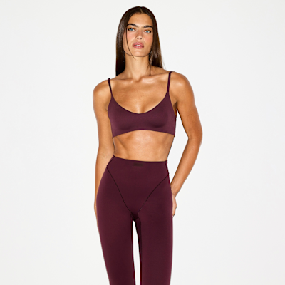 NikeSKIMS Matte Women's High-Waisted V-Line 26" Leggings