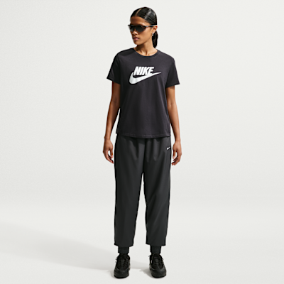 Nike Sportswear Essentials Logolu Kadın Tişörtü görsel 4