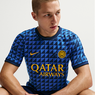 Nike Inter Milan Nike Dri-FIT Maç Öncesi Erkek Futbol Üstü görsel 3