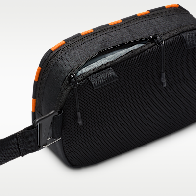 Taška přes rameno Nike Hayward Patrol (4 l)