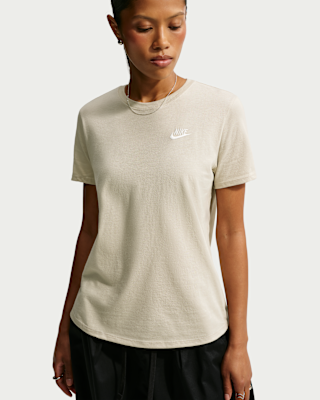 Женская футболка Nike Sportswear Club Essentials