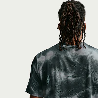 Nike Miler Dri-FIT Kısa Kollu Erkek Koşu Üstü görsel 2