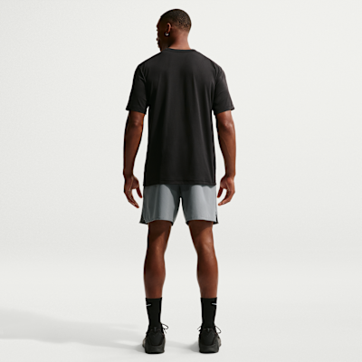 Nike Unlimited Dri-FIT 18 cm Astarsız Çok Yönlü Erkek Şortu görsel 5