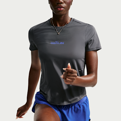 Nike Swift Dri-FIT Kısa Kollu Kadın Koşu Üstü görsel 3