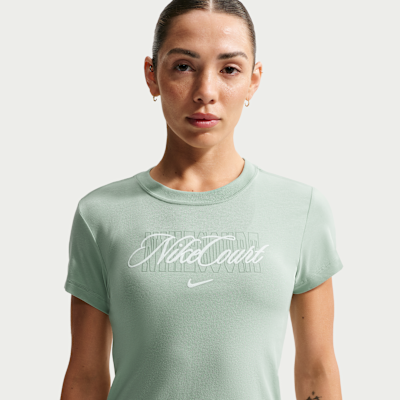 NikeCourt Klasik Stil Kısa Kollu Kadın Tenis Tişörtü