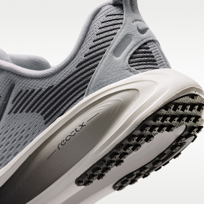 Nike Vomero 18 Older Kids' Road Running Shoes