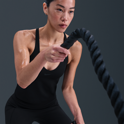 เสื้อกล้ามสปอร์ตบราผู้หญิงซัพพอร์ตระดับกลางเสริมฟองน้ำ Nike Universa