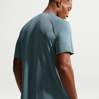 Nike Stride Dri-FIT ADV Kısa Kollu Erkek Koşu Üstü görsel 2