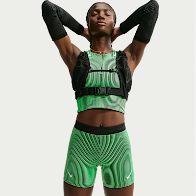 Nike AeroSwift Dri-FIT ADV Sıkı Kesimli Kadın Koşu Şortu görsel 2