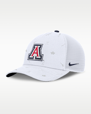 Женские  Arizona Country Club Golfin' Rise Nike College Trucker Adjustable Hat