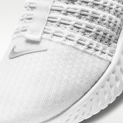 รองเท้าวิ่งโร้ดรันนิ่งผู้หญิง Nike Phantom Run 2