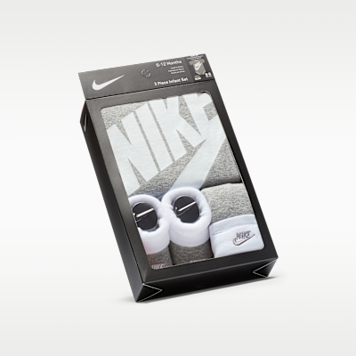 Nike Baby (0–6M) 3-Piece Set