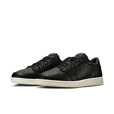 รองเท้าผู้ชาย Air Jordan 1 Retro Low